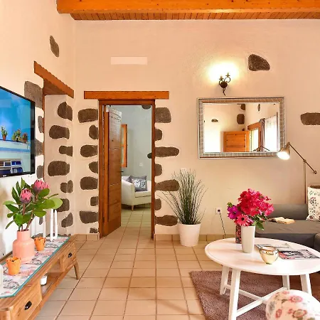 Authentic Holiday Ground Floor Level With Private Pool And Large Terrace וילה