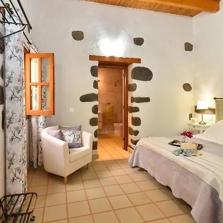 Authentic Holiday Ground Floor Level With Private Pool And Large Terrace אינחניו