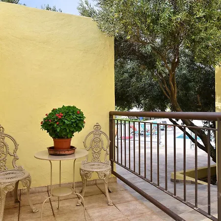 Authentic Holiday Ground Floor Level With Private Pool And Large Terrace אינחניו