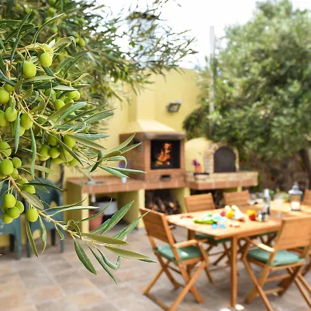 Authentic Holiday Ground Floor Level With Private Pool And Large Terrace *