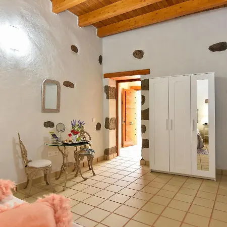 Authentic Holiday Ground Floor Level With Private Pool And Large Terrace אינחניו