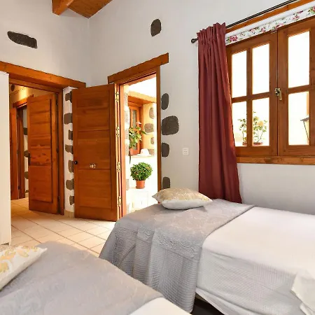Authentic Holiday Ground Floor Level With Private Pool And Large Terrace וילה אינחניו