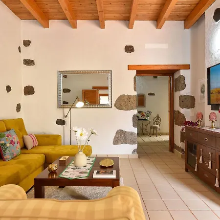 Authentic Holiday Ground Floor Level With Private Pool And Large Terrace וילה אינחניו