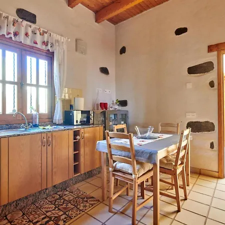 Authentic Holiday Ground Floor Level With Private Pool And Large Terrace וילה אינחניו