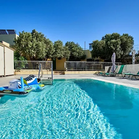 Authentic Holiday Ground Floor Level With Private Pool And Large Terrace וילה אינחניו